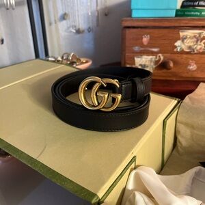 Gucci GG Marmont black thin belt